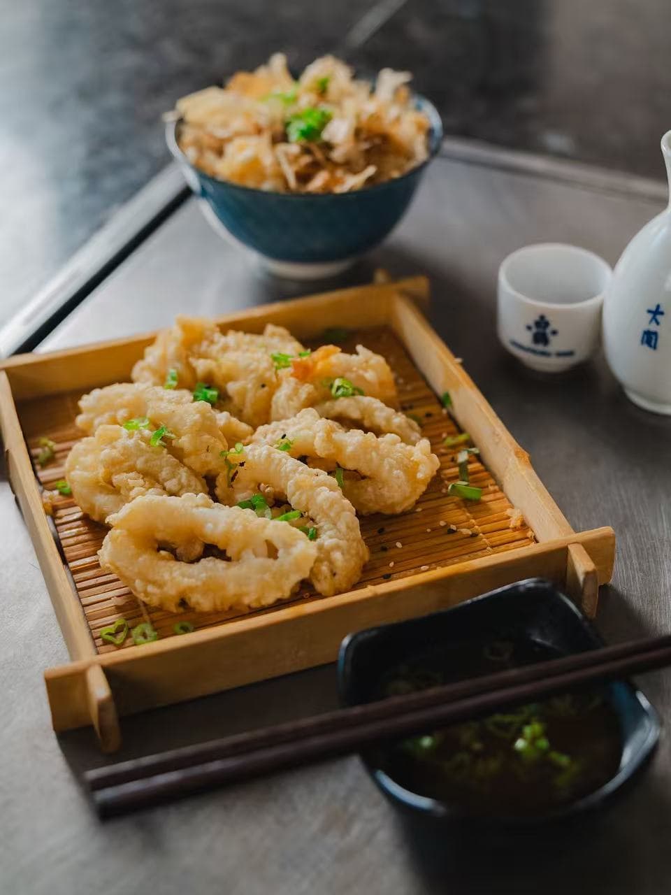Tempura dish with sauce